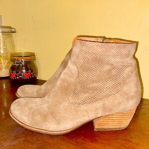 Taupe Kork-Ease Boots 8.5